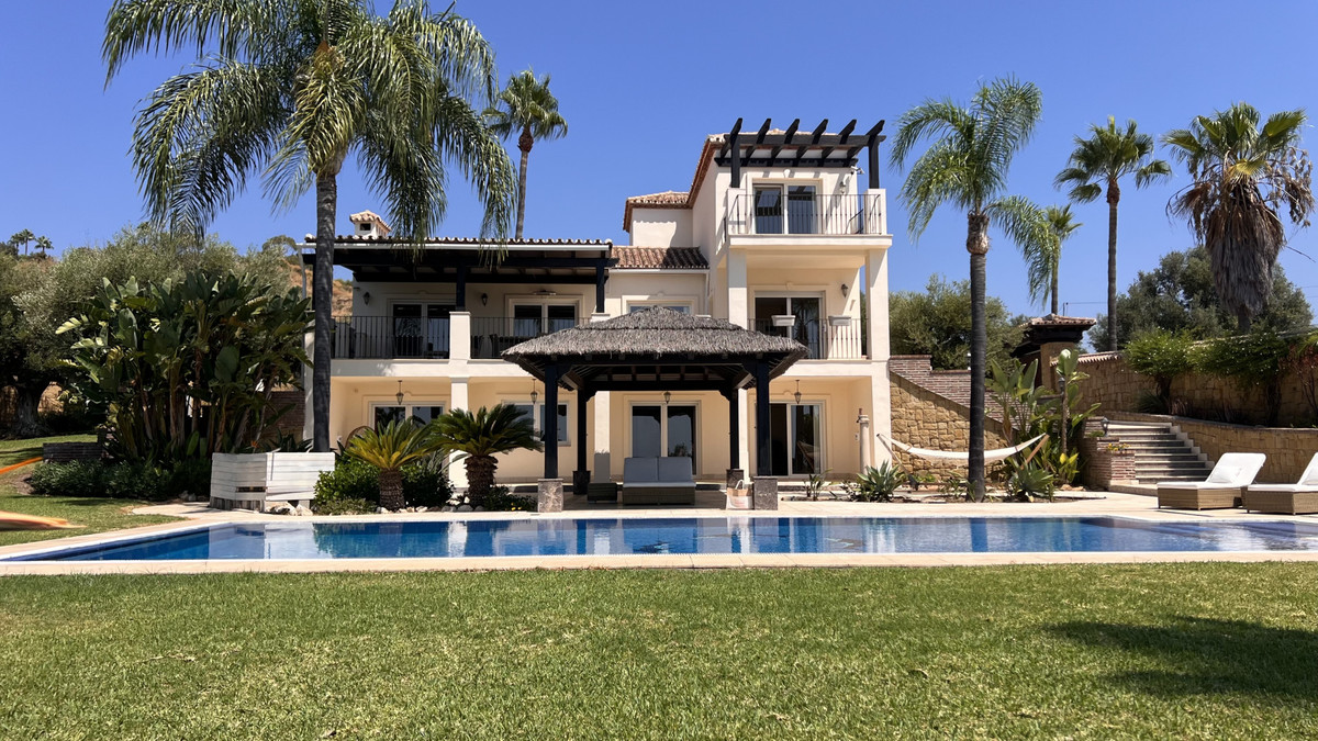 Nueva Milla de Oro, Estepona